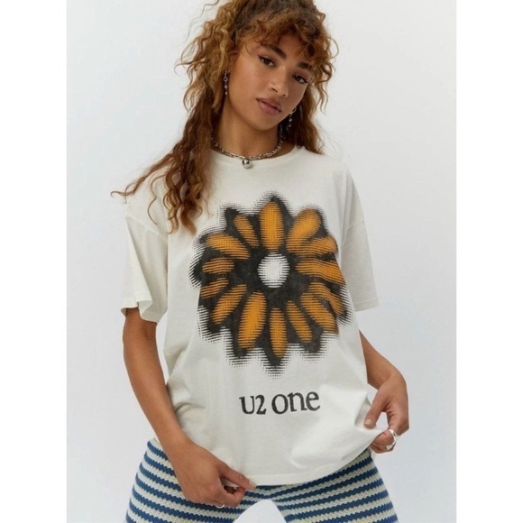 DAYDREAMER  U2 One Flower Merch Tee Band Daisy Graphic Oversized - Picture 1 of 16